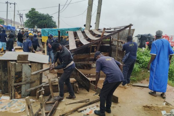 FCTA demolishes cashew garden, shanties illegally erected by miscreants in Apo