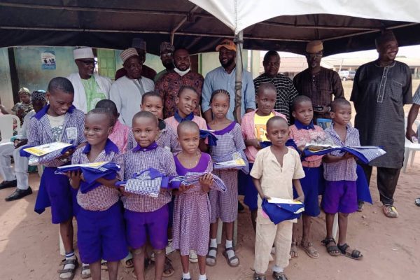 IJEBU ODE LG: OGBENI ADESHOLA OGUNDARE DONATES SCHOOL UNIFORMS, SANDALS AND WRITING MATERIALS TO PUPILS