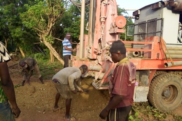 AJIBOLA SINKS INDUSTRIAL BOREHOLES AT OBAFEMI ZONE