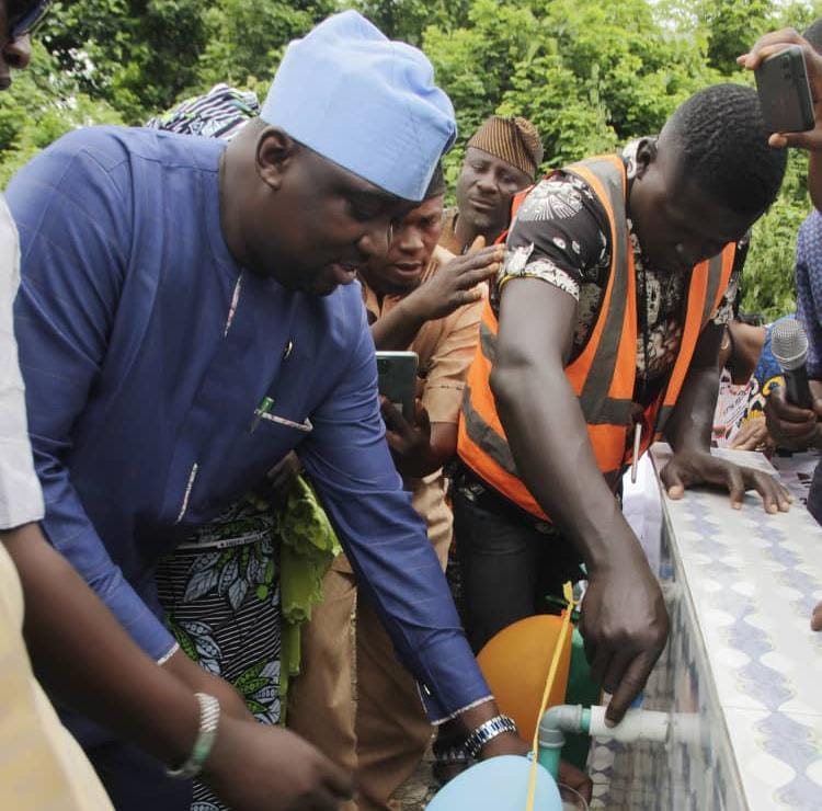 AMB. OGUNSOLA COMMISSIONS MOTORISED BOREHOLES AT AKIODE, FIDIWO, REDEMPTION CAMP TO MARK TWO YEARS IN OFFICE