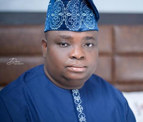 LAWMAKER AT OBAFEMI -OWODE LOCAL GOVERNMENT GREETS DWELLERS, EXPRESSES PROSPERITIES IN THE YEAR 2026