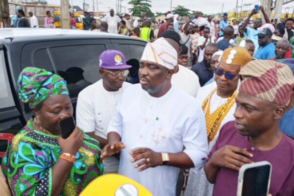 OBAFEMI-OWODE LOCAL GOVERNMENT SUPPORTS PULLING DOWN SHOPS LOCATED UNDER HIGH-TENSION POWER LINES