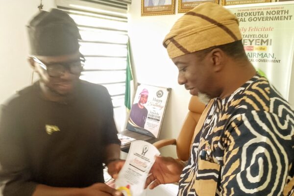 ‎ANLG VICE CHAIRMAN RECEIVES PRESTIGIOUS AWARD, DEDICATES IT TO THE EXECUTIVE CHAIRMAN OF THE COUNCIL, DR. OYEGBOLA-SODIPO