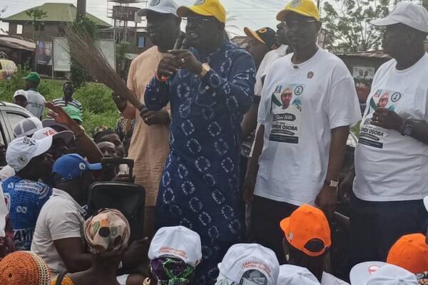 MOWE MARKET ROAD GETS RECONSTRUCTION AS OGUNSOLA LAUNCHES IBAFO MODERN MARKET
